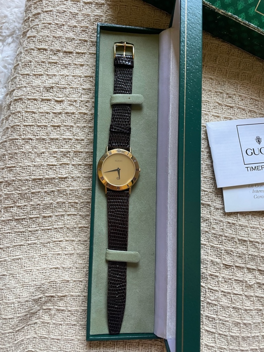 Gucci 90s AUTHENTIC Gold-Tone Dial Brown Leather Strap Watch